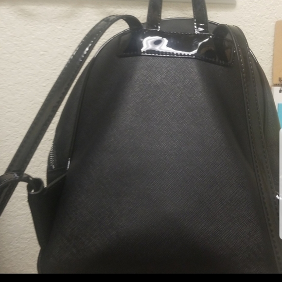 Guess backpack - Picture 2 of 2